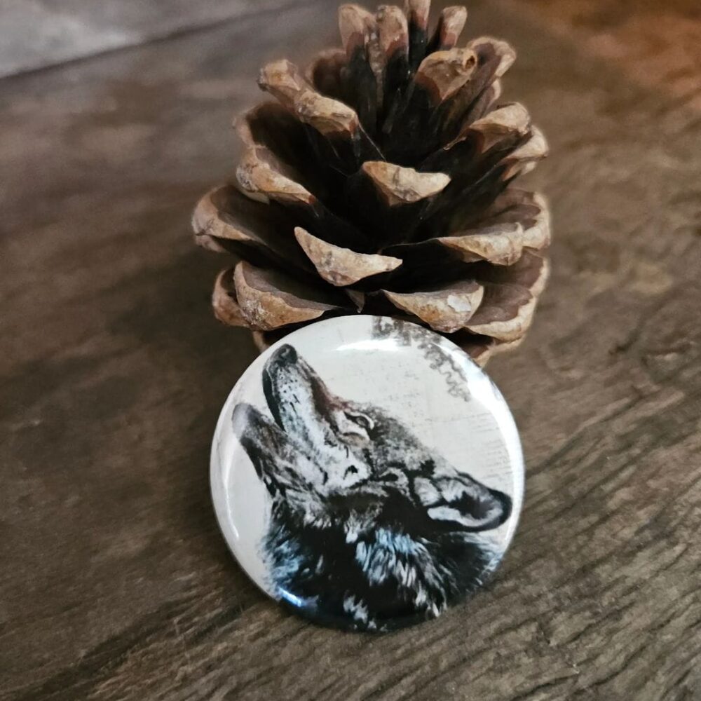 The Howling Wolf (big button)